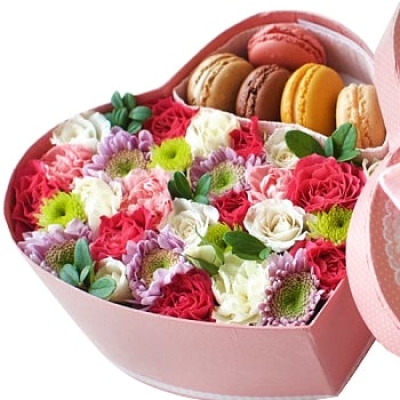 Цветы в коробке «Сердце для любимой»