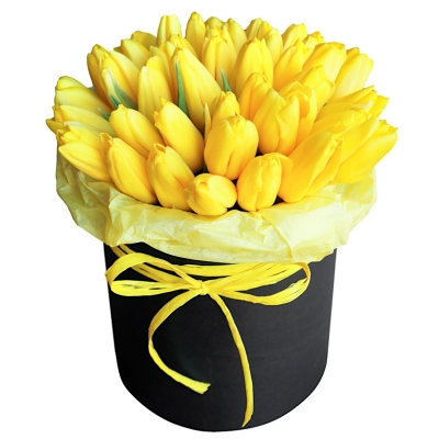 35 жовтих тюльпанів у шляпной коробці "Герда"