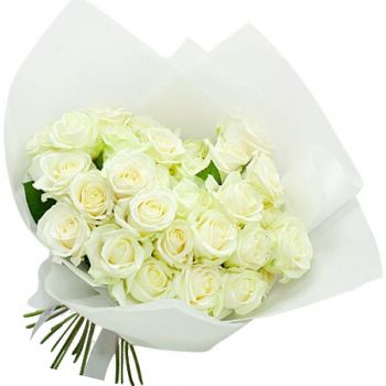 Композиция из 25 белых роз "Лучезарный". annetflowers.com.ua. Купить букет белых роз в крафт бумаге с доставкой